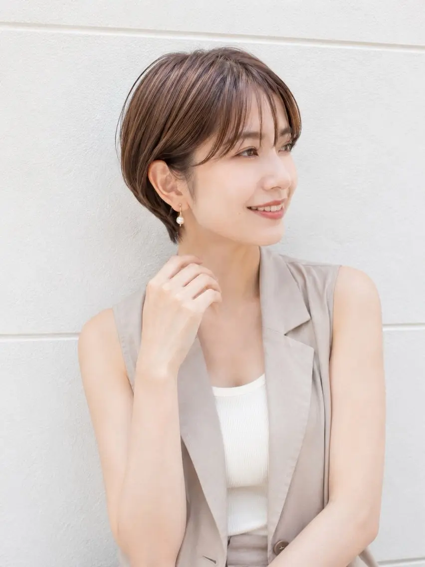 ショート カラー 井ノ川 真奈美のヘアスタイル