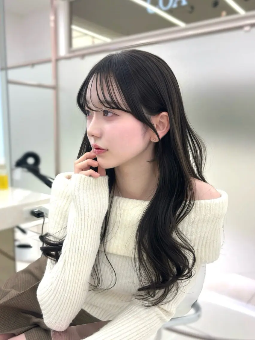 ロング レイヤーカット ロング 似合わせカット 小顔カット COA銀座　🤍 shionのヘアスタイル
