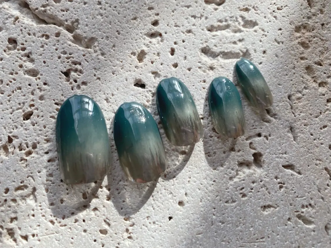 ネイル グラデーション ミラーネイル nailsalon Única　ウニカのネイルデザイン