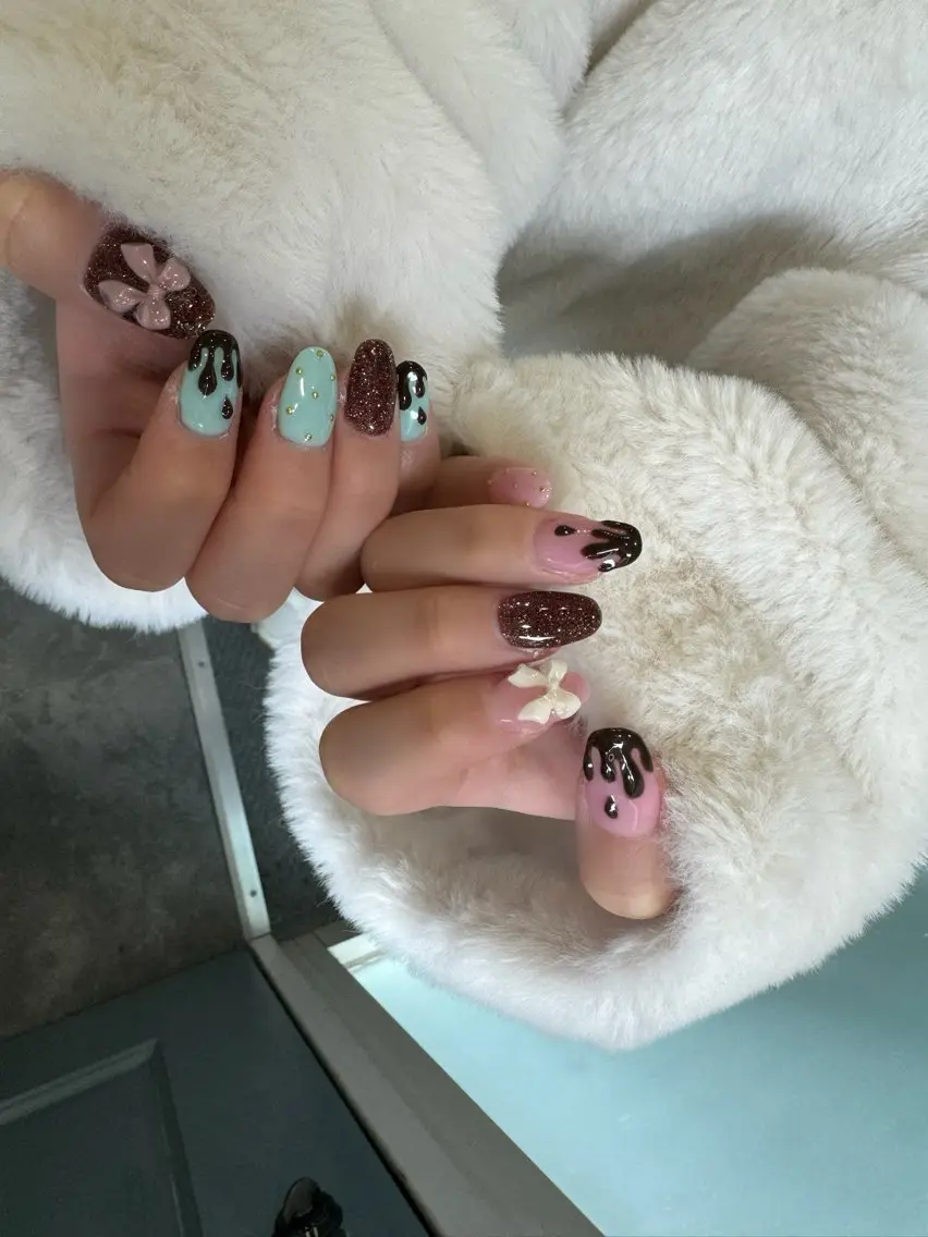 ネイル LAVISH 大和店 emi・:*+のネイルデザイン