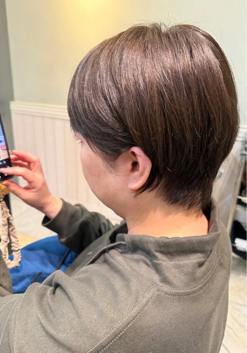 ショート アッシュ アッシュブラウン ヘアカラー Lidee chiharuのヘアスタイル