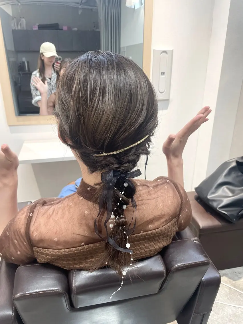 ミディアム ヘアアレンジ ヘアセット ご新規様限定 透明感カラーKANAのヘアスタイル
