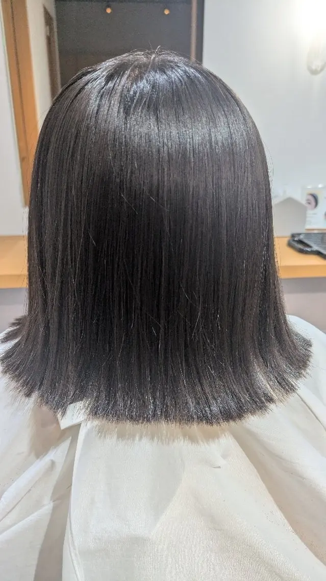 ミディアム カット 辻花 さおりのヘアスタイル