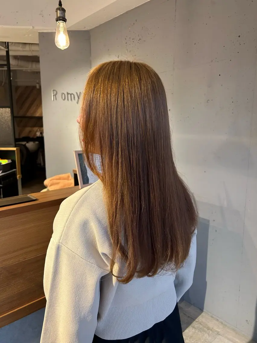 ロング カラー ブリーチ ブリーチなしカラー Romy まるのヘアスタイル