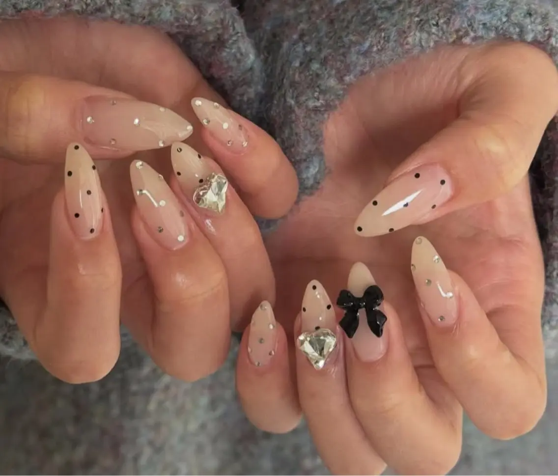 ネイル 長さ出し キラキラネイル 韓国ネイル ロングネイル 持ち込み ハンドネイル Yuri.nail studioのネイルデザイン
