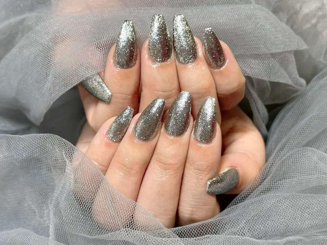 ネイル ラメ(グリッター) シルバー ハンドネイル Nail Salon KURELLYのネイルデザイン