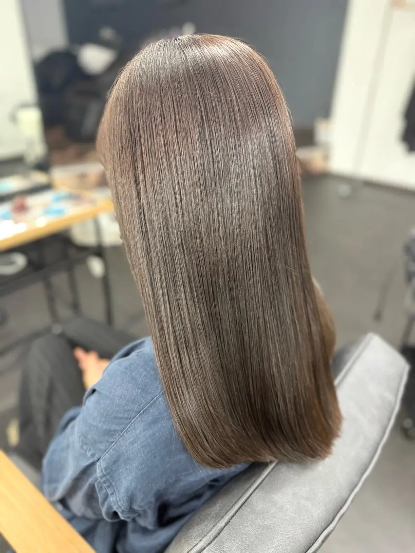 カット+カラープラチナ+髪質再生トリートメントの写真