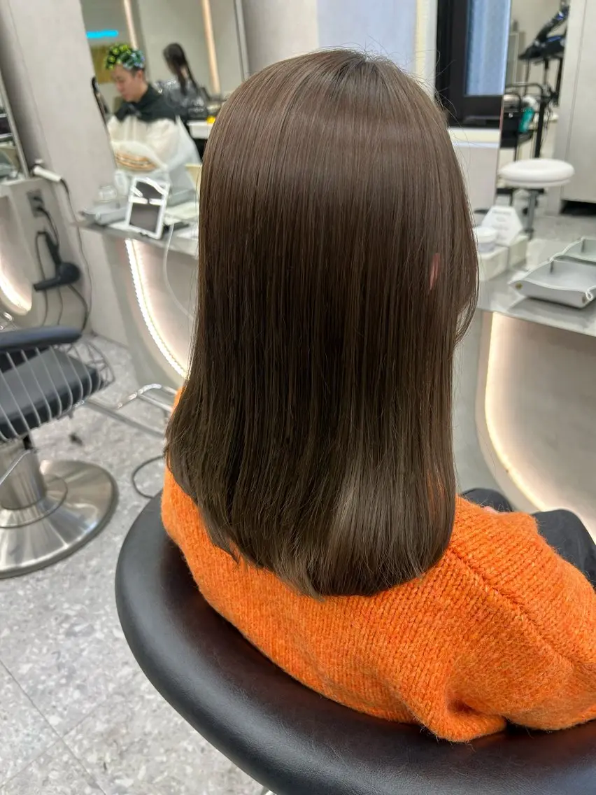 ミディアム カラー ヘアアレンジ ベージュカラー オリーブベージュ カット ヘアカラー トリートメント fumika🎀 ベージュのヘアスタイル