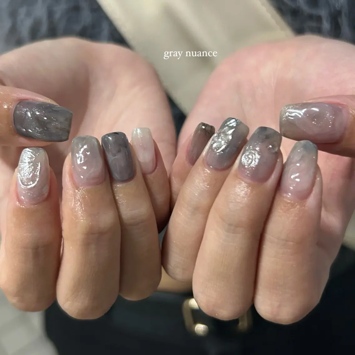 ネイル ニュアンスネイル シルバー scré as Ételのネイルデザイン