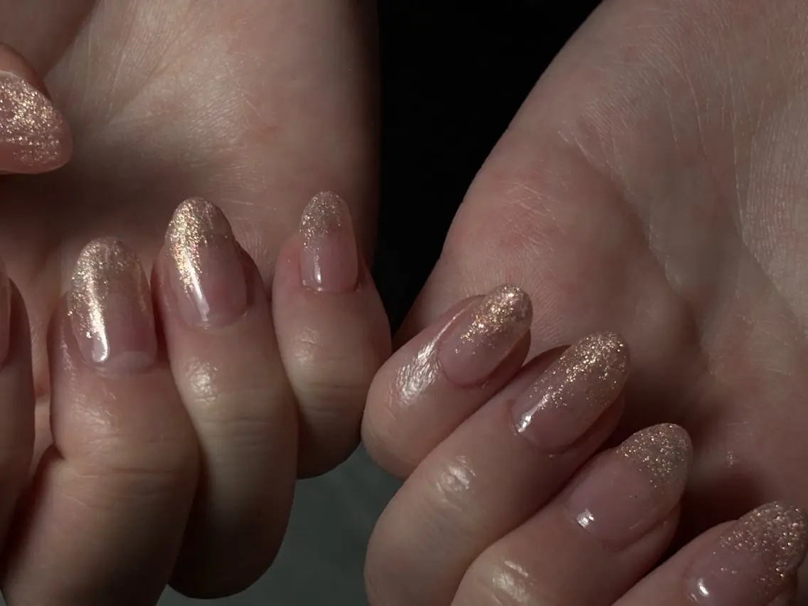 ネイル グラデーション キラキラネイル ラメ(グリッター) ラメグラデーション ピンク ハンドネイル D.d nail Fukaのネイルデザイン