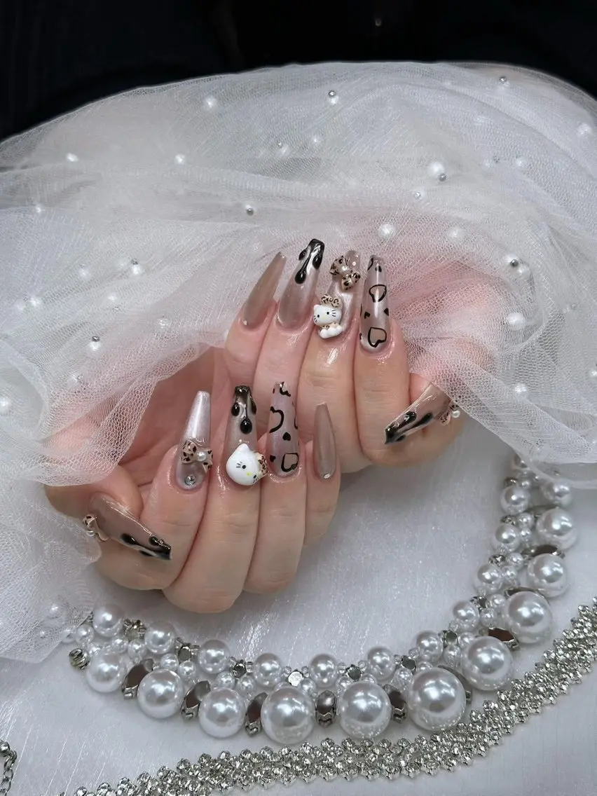 ネイル アートネイル ジェルネイル 韓国ネイル ロングネイル 持ち込み ハンドネイル ハンドケア Blingg NailStudioのネイルデザイン
