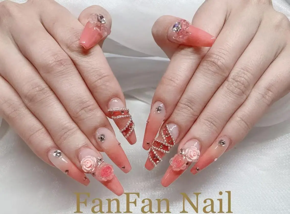 ネイル FanFan 長さ出し専門のネイルデザイン