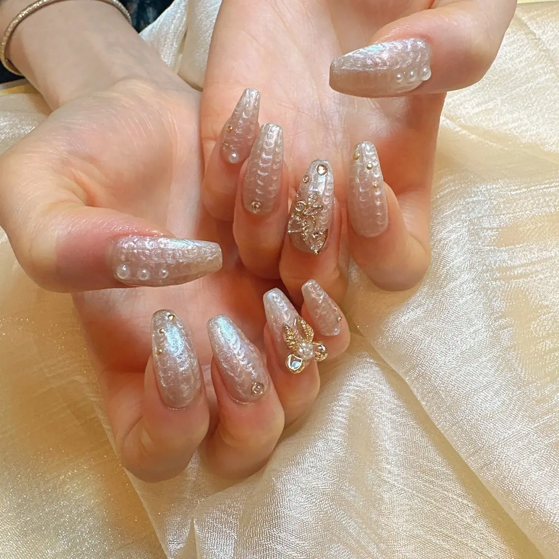 ネイル 韓国ネイル マグネットネイル ニュアンスネイル リボン 春ネイル 恵比寿 The Nailのネイルデザイン