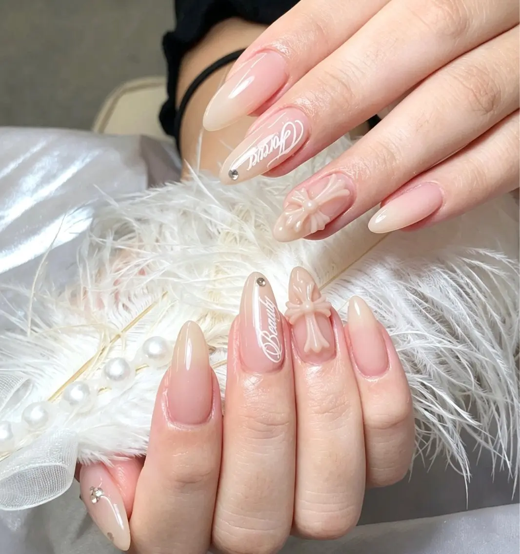 ネイル ハンドネイル Glow Minamiのネイルデザイン