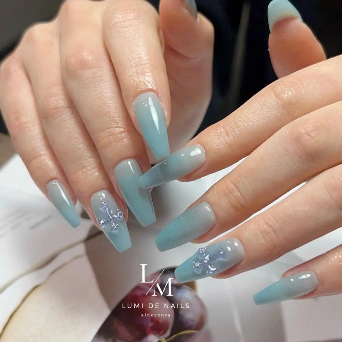 ネイル グラデーション ラメ(グリッター) マグネットネイル ミラーネイル ニュアンスネイル ハンドネイル Lumi de nailsのネイルデザイン