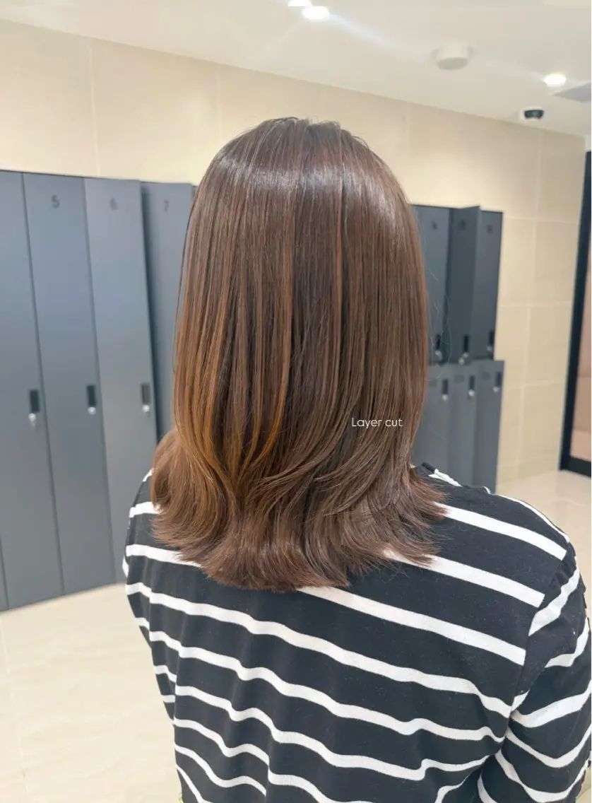 ミディアム カラー くびれヘア 小顔カット カット ヘアカラー 縮毛矯正 トリートメント 白石 愛奏のヘアスタイル