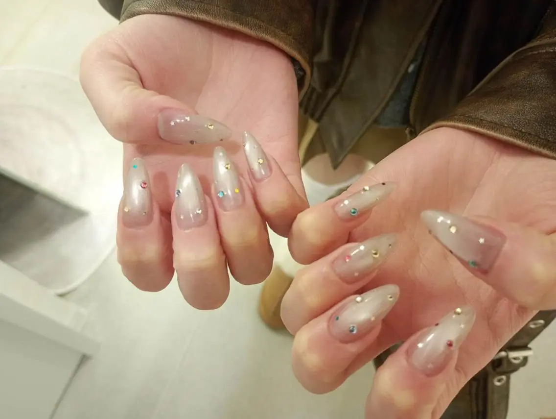 ネイル 長さ出し フレンチネイル ジェルネイル ガラスフレンチ 韓国ネイル Hana Bloom Nail💛Rinaのネイルデザイン