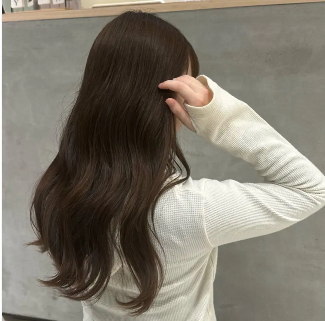 ロング カラー ひなの🫧ベージュ系 艶カラーのヘアスタイル