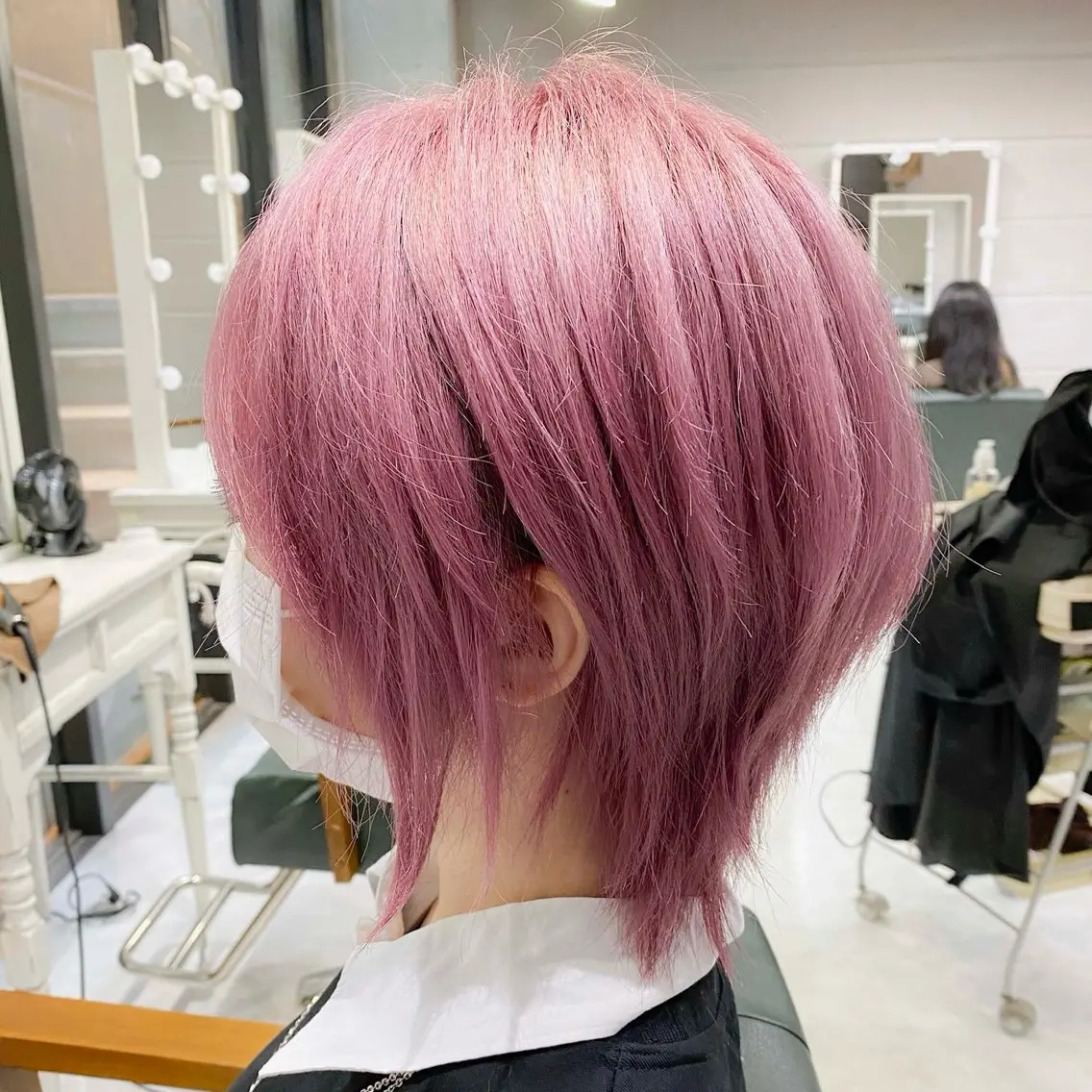 ショート カラー ブリーチ デザインカラー ハイトーンカラー ピンクカラー ヘアカラー トリートメント DAYS Men’sのヘアスタイル