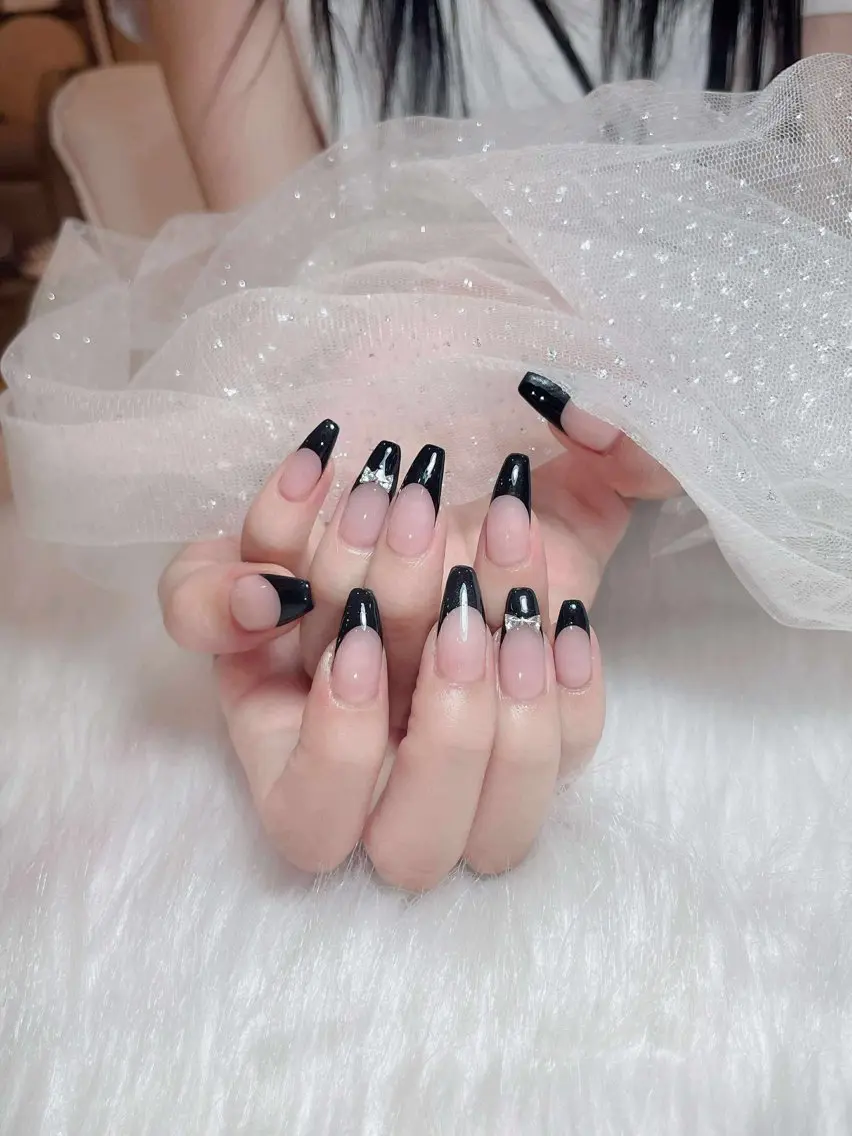 ネイル フレンチネイル ジェルネイル Queen Nail Salonのネイルデザイン