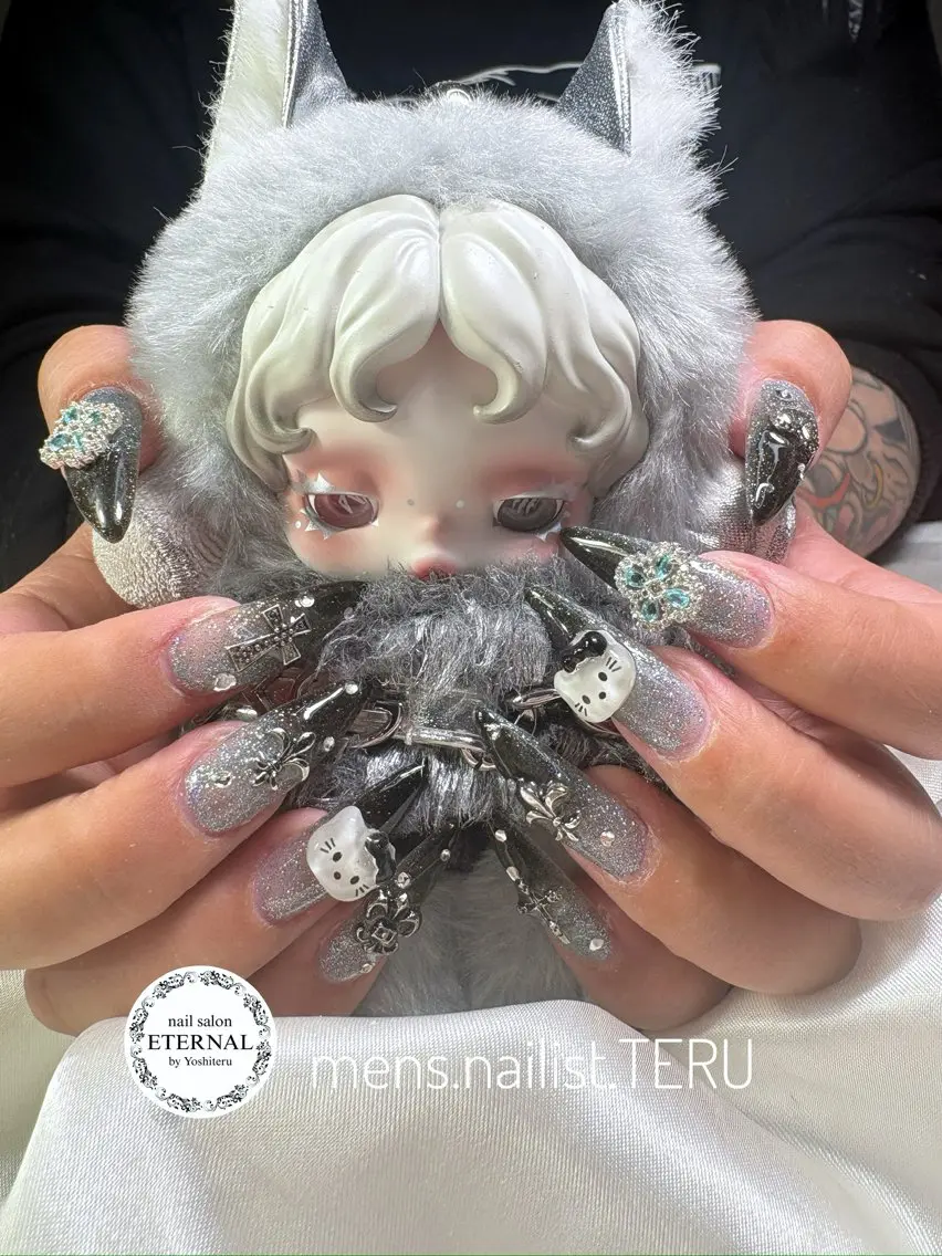 ネイル シルバー ハンドネイル nailsalon ETERNALのネイルデザイン