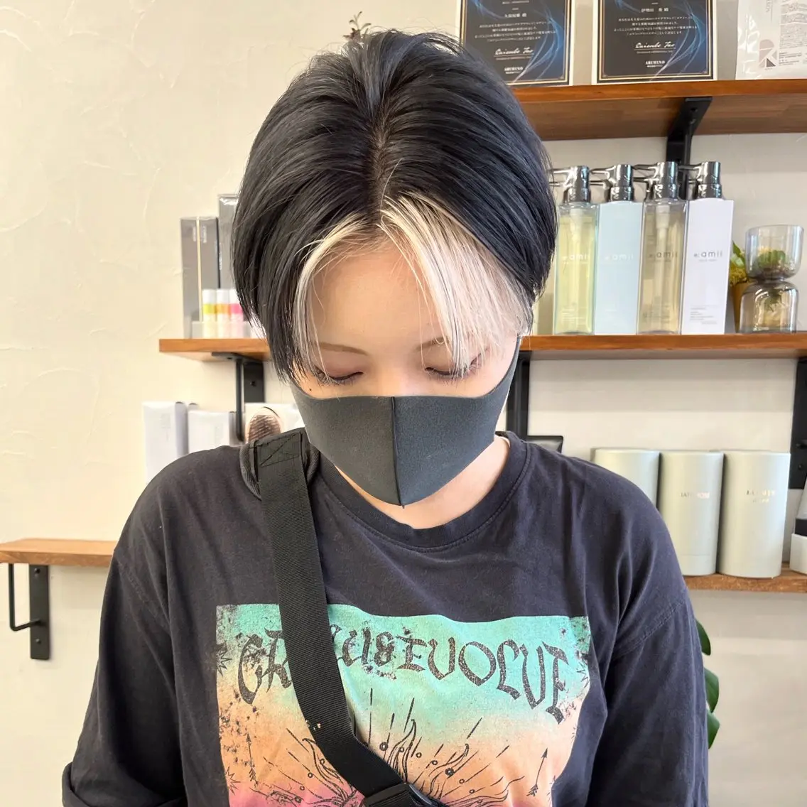 ショート カラー ハンサムショート ブリーチ ブリーチなしカラー ボブ レイヤーカット カット ヘアカラー トリートメント 初めてのショート お任せください✂️のヘアスタイル