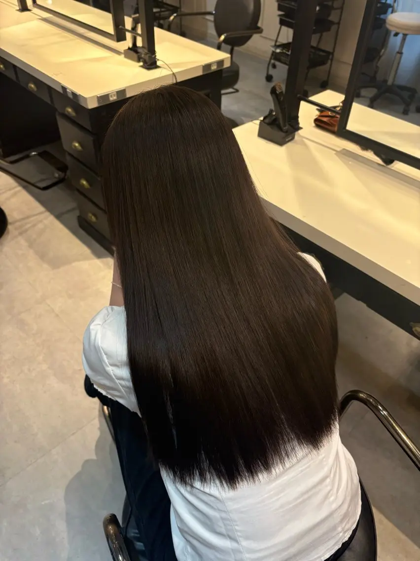 ロング カラー アッシュ アッシュブラウン ブラウンカラー 透明感カラー ヘアカラー トリートメント 💛しおん💛 モデル募集のヘアスタイル