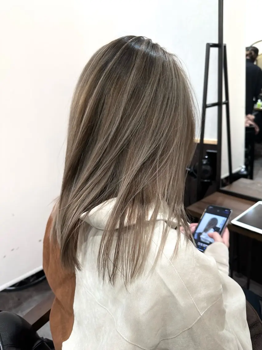 ミディアム ヘアカラー 💖透明感カラー HAYATO💖のヘアスタイル