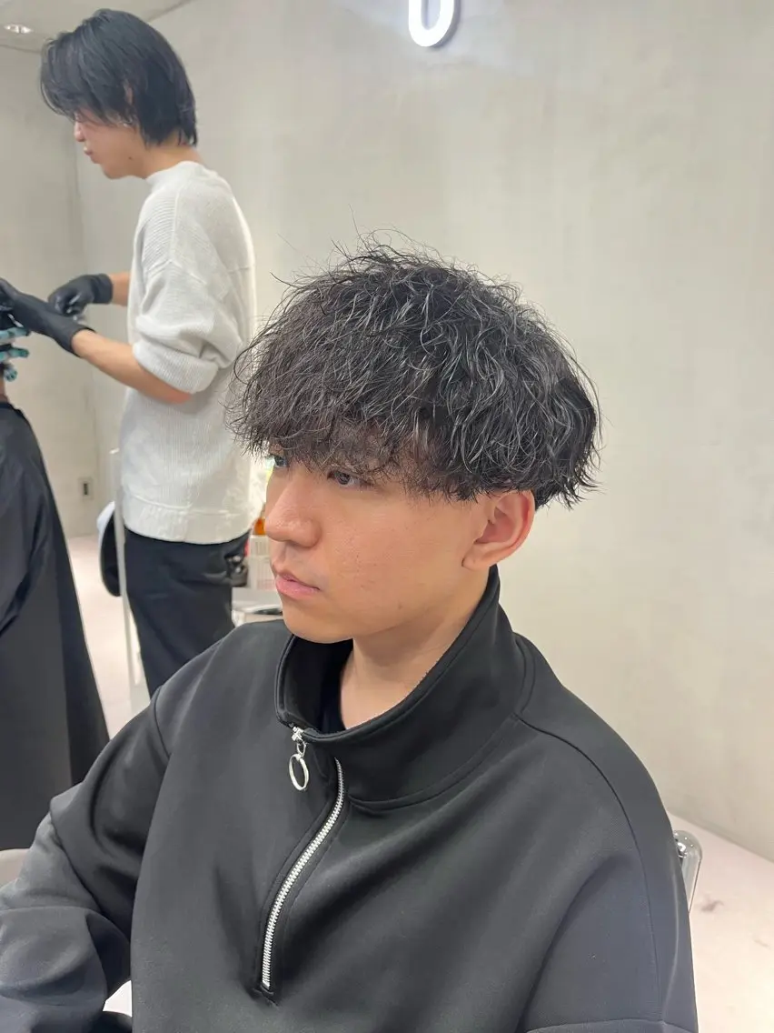 ショート パーマ メンズ ⚡メンズパーマフ ェードカットTomyのヘアスタイル