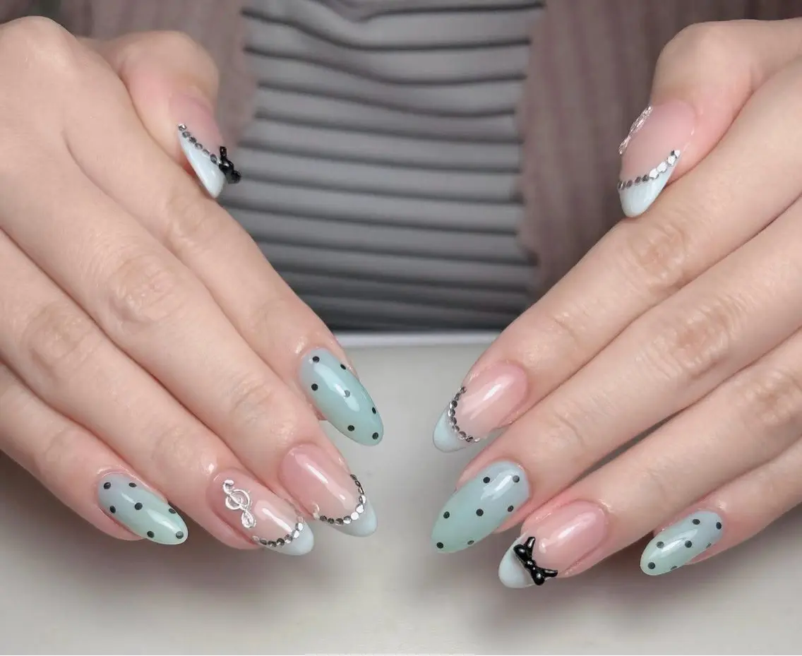 ネイル ハンドネイル Swan Nail Salonのネイルデザイン