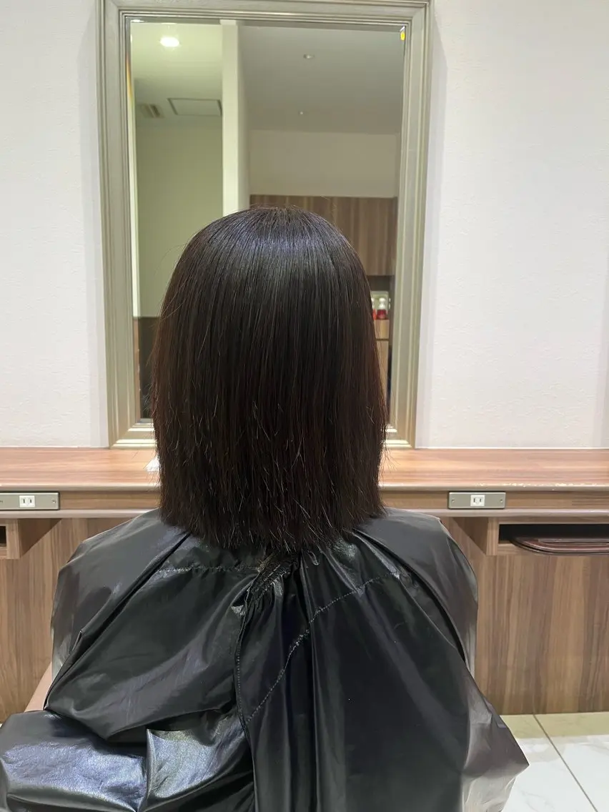 カラー 三好 白流のヘアスタイル
