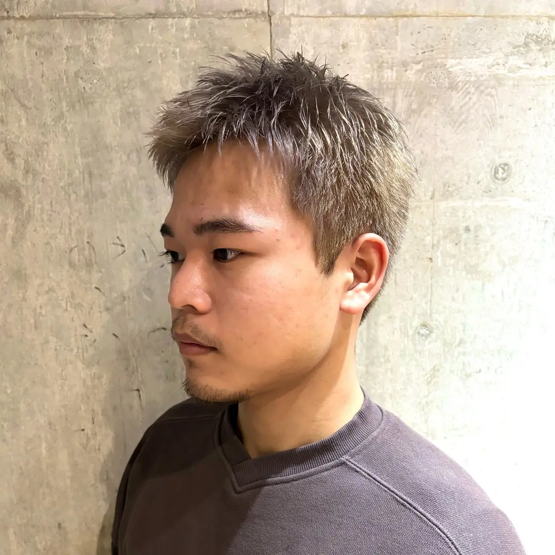 ショート カラー メンズ メンズブリーチ メンズハイトーン スパイキーショート ベージュカラー ブリーチ カット ヘアカラー 🌊メンズ特化🌊パ ーマ/ブリーチ/るきのヘアスタイル