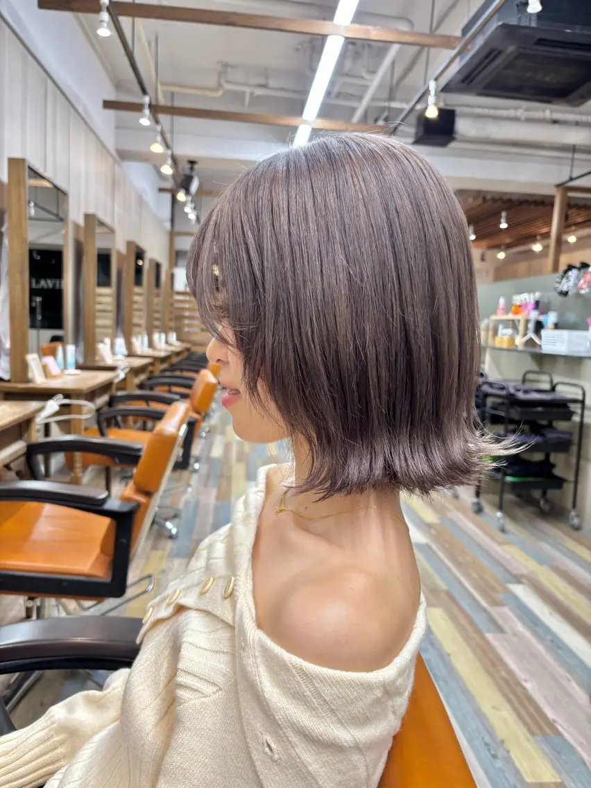 ショート カラー ベージュカラー ブリーチ ミルクティーベージュ 木下 みさきのヘアスタイル