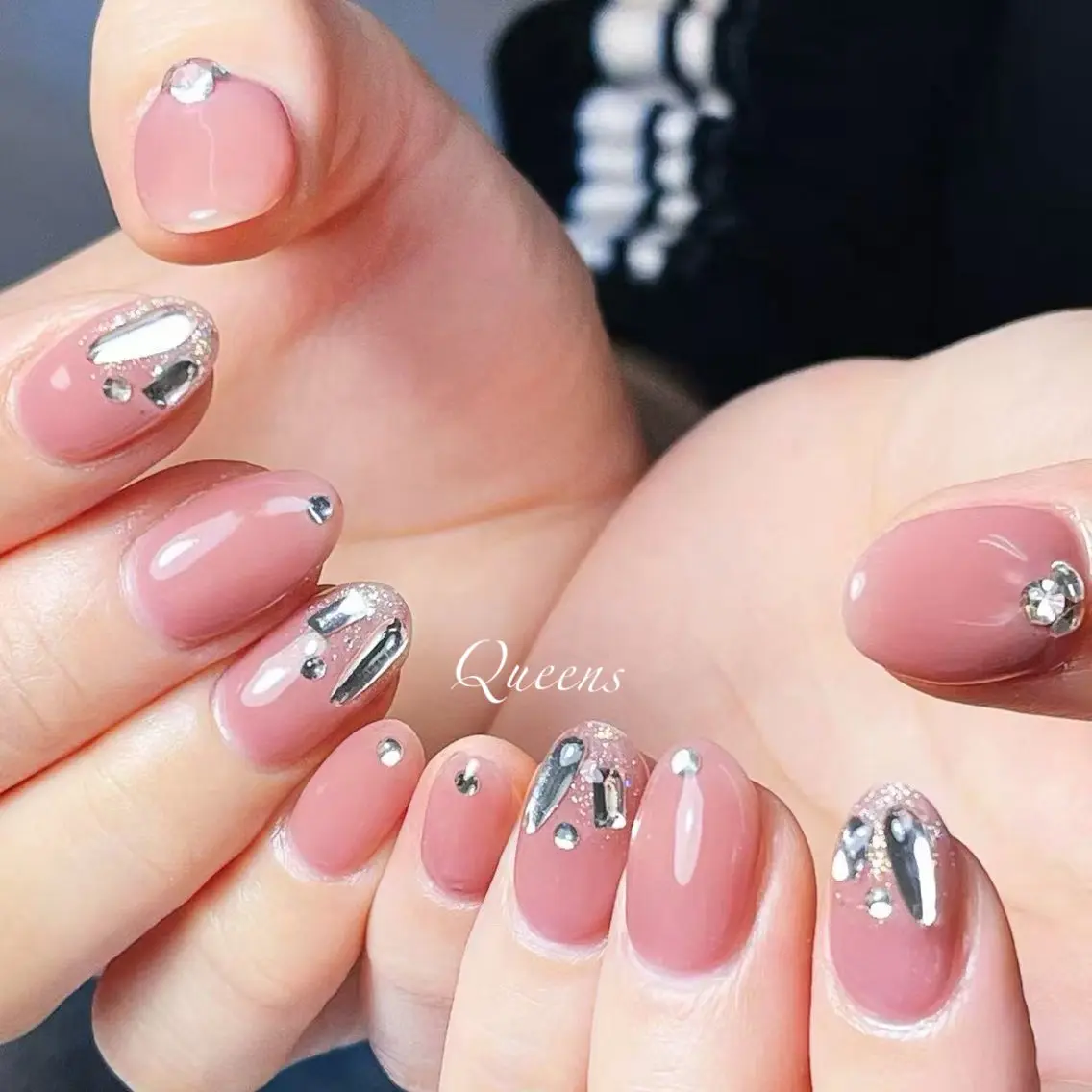 ネイル ハンドネイル Queens テイのネイルデザイン