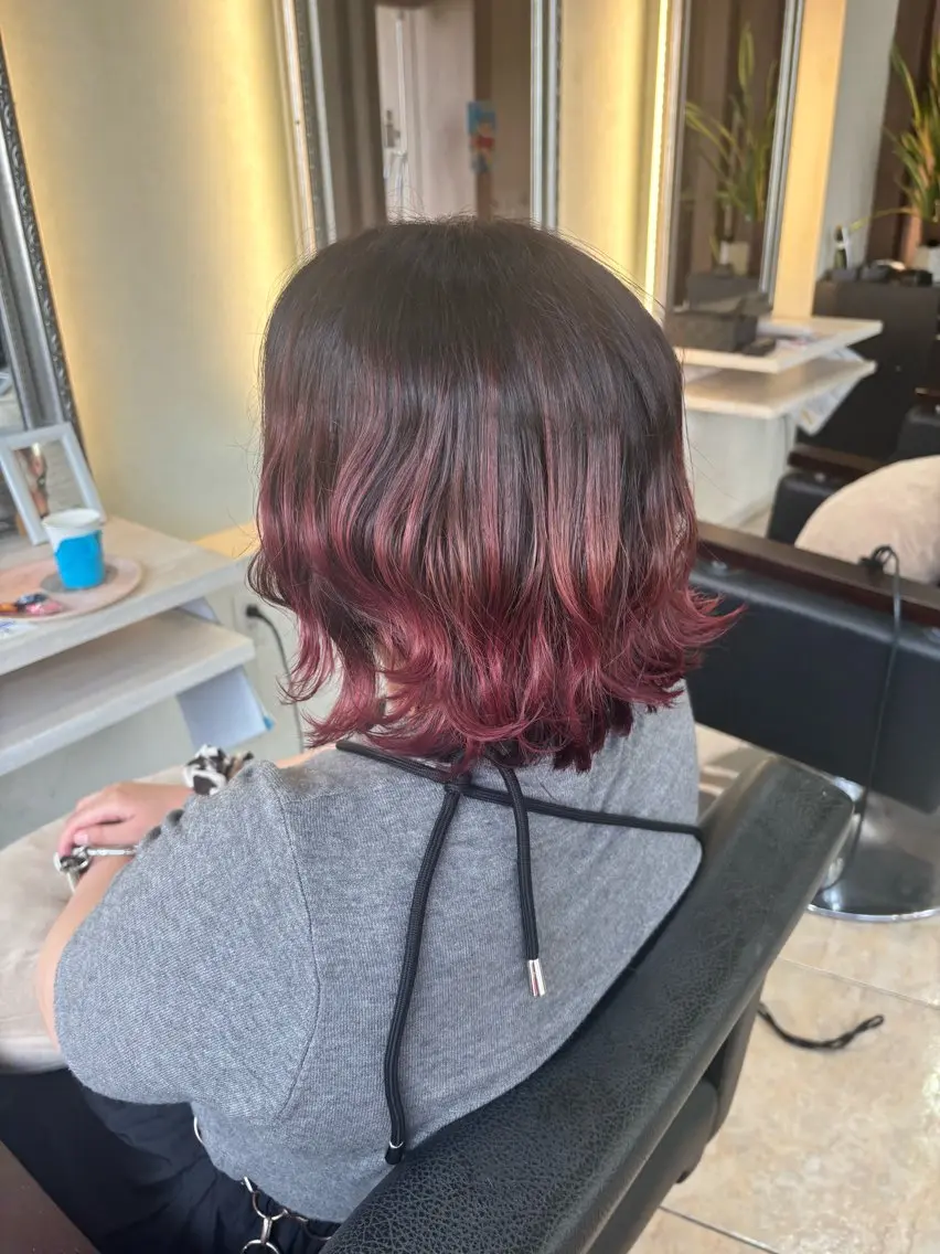 ミディアム カラー グラデーションカラー ピンクカラー カット ヘアカラー デザインカラー/ オダセイナのヘアスタイル