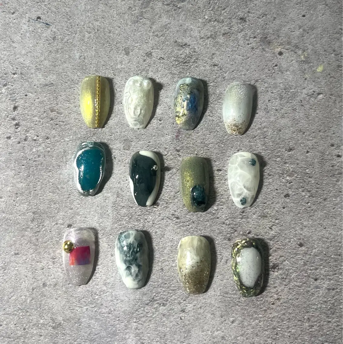 ミディアム 2DY NAIL SALONのネイルデザイン
