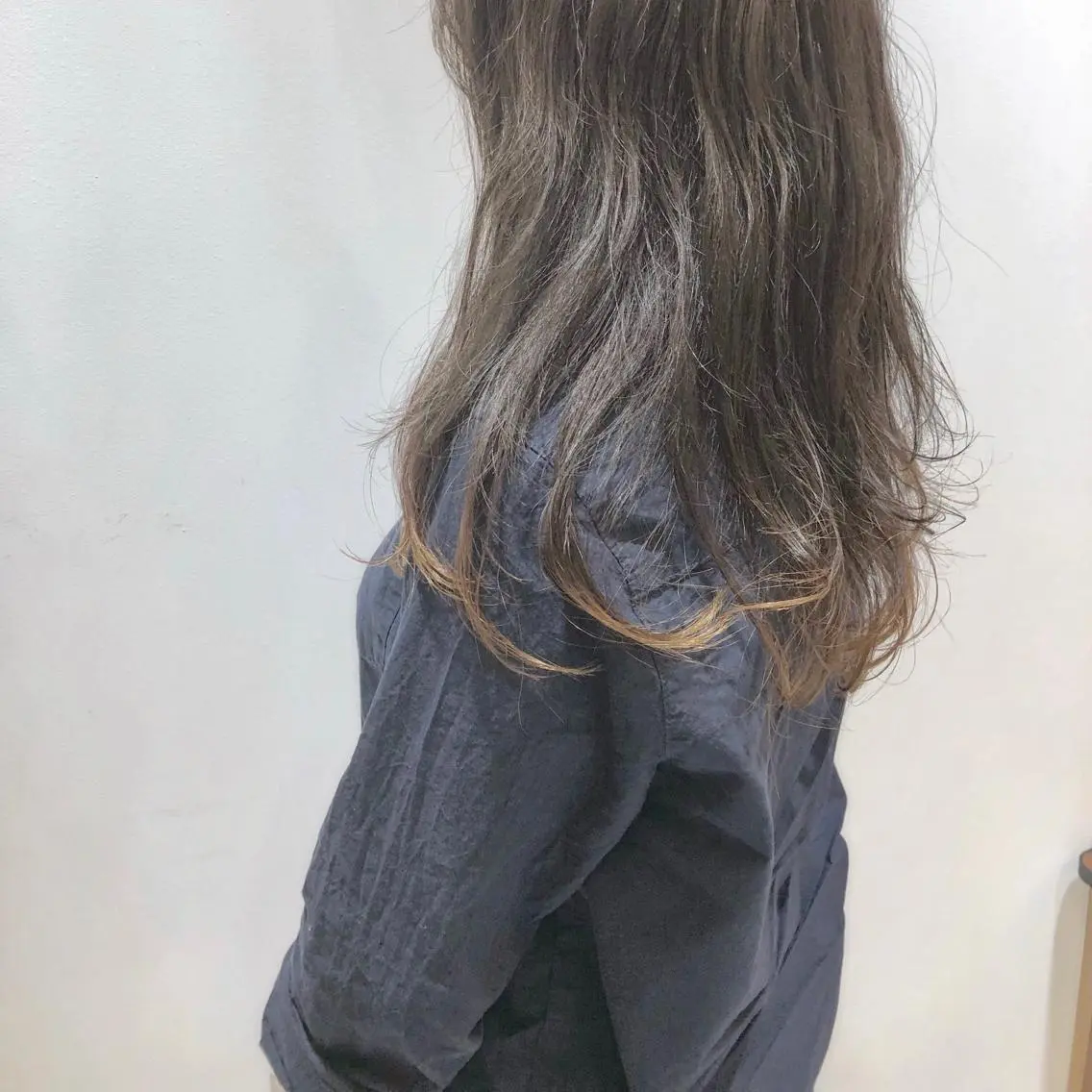 ロング カラー ブリーチ カット ヘアカラー 縮毛矯正 トリートメント 江原 彩華のヘアスタイル