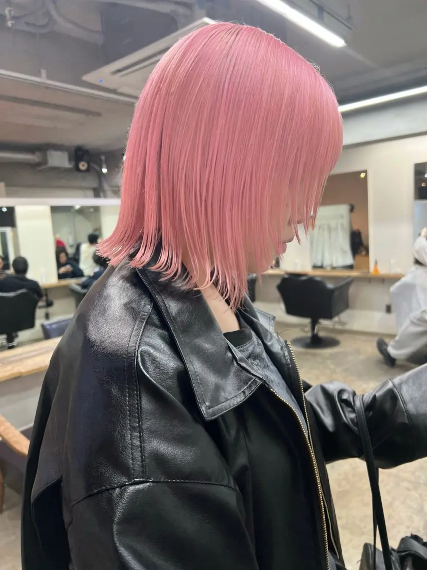 ショート カット ヘアカラー 東のりか/ハイトーン ブリーチカラー/ボブのヘアスタイル