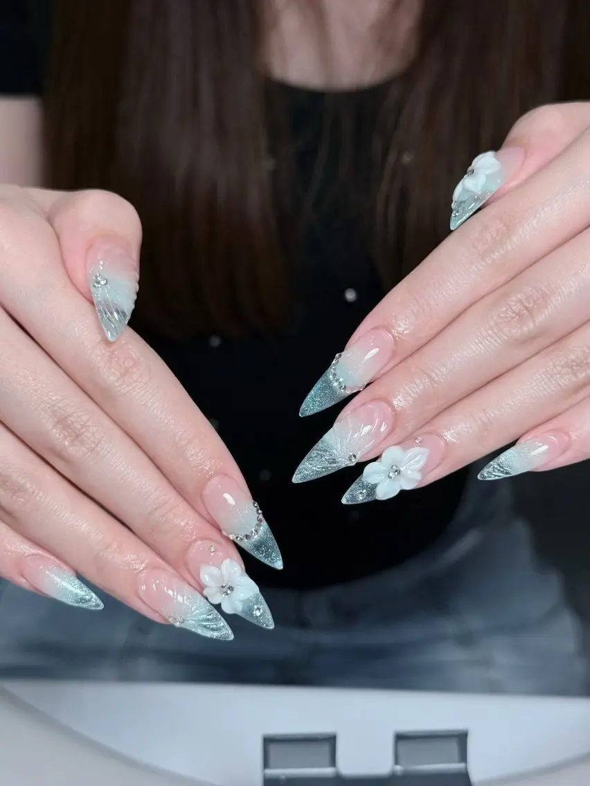 ネイル ボルドー チークネイル 長さ出し フレンチネイル ジェルネイル ハンドネイル VANI Belle Nailのネイルデザイン