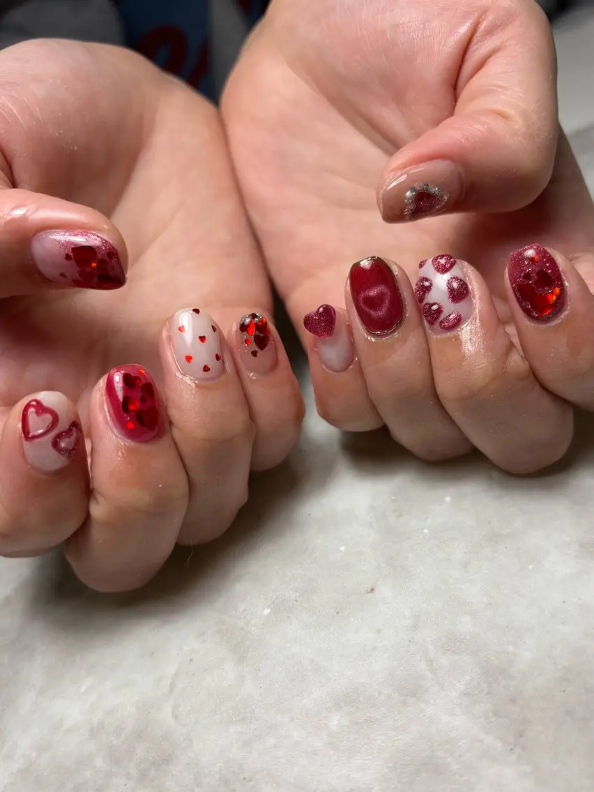 ネイル フラッシュネイル ハート ホログラムネイル マグネットネイル バレンタイン Nailsalon E's cafeのネイルデザイン