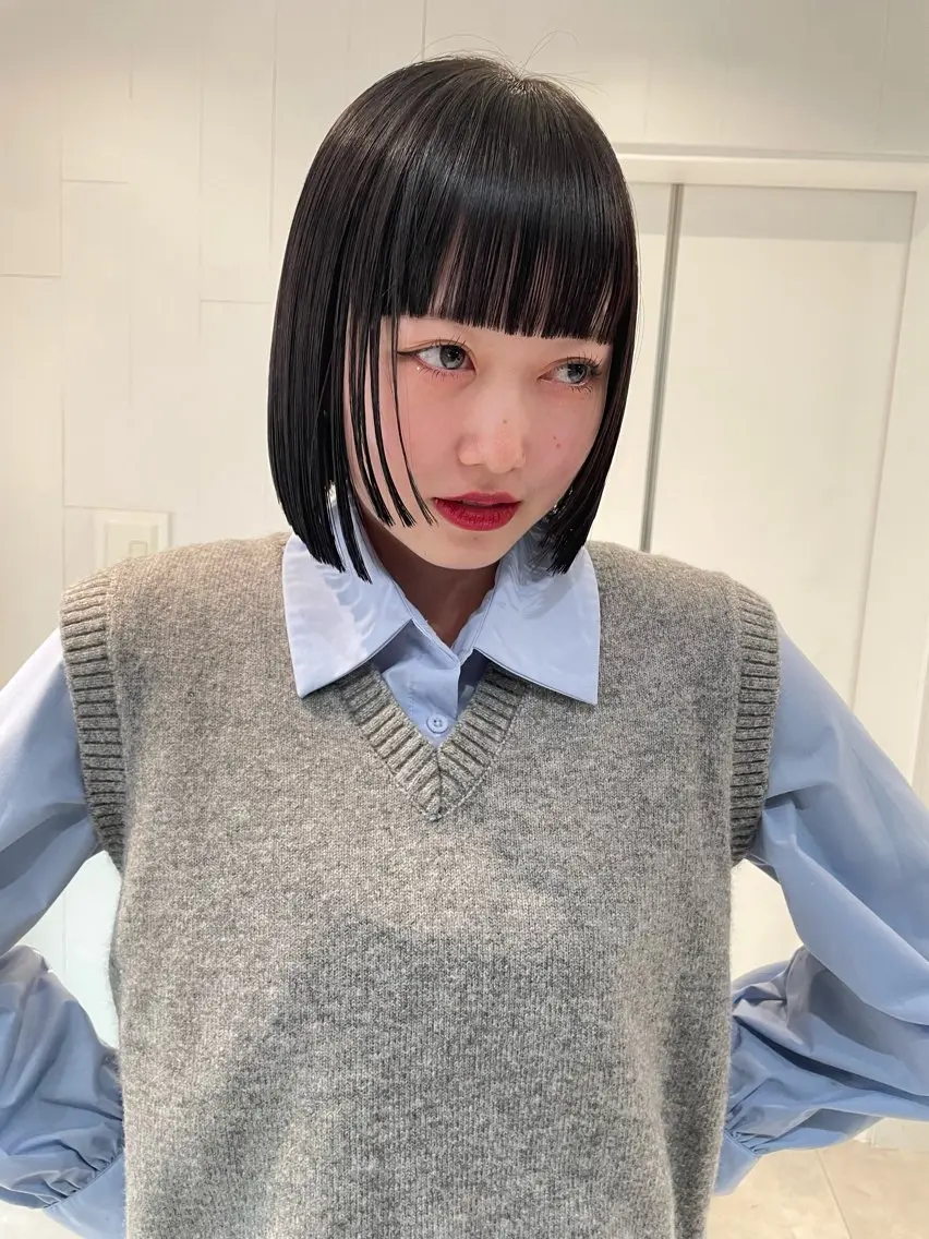 ショート カラー 切りっぱなしボブ 黒髪 ブルーカラー ブルーブラック ボブ カット ヘアカラー トリートメント パーマ/パーマ落とし 【Kouta】のヘアスタイル