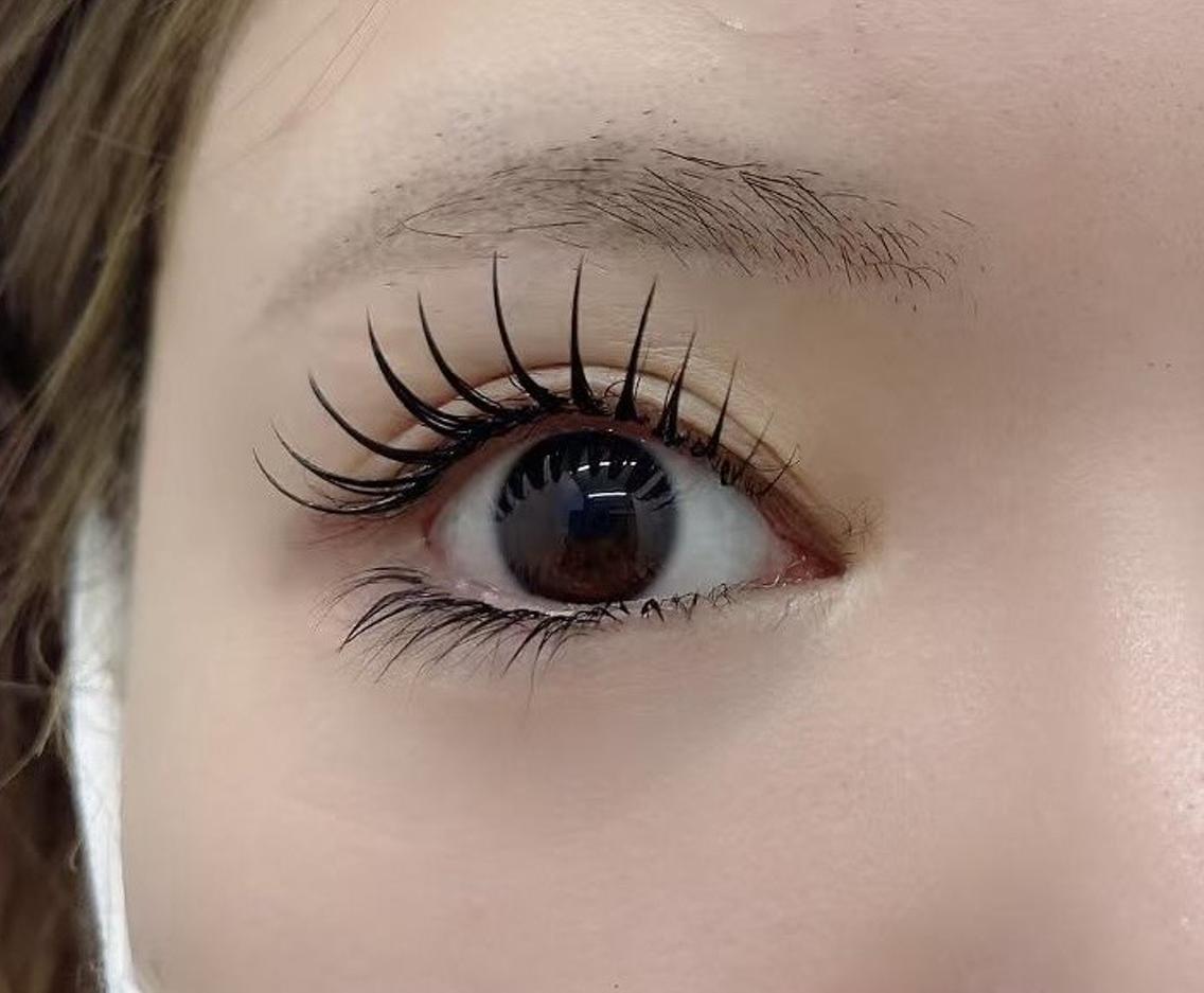 マツエク・マツパ フラットラッシュ 韓国風マツエク パリジェンヌラッシュリフト まつげパーマ 下まつげエクステ Vivi💜マツエク 🐈‍⬛新大久保のマツエク・マツパデザイン