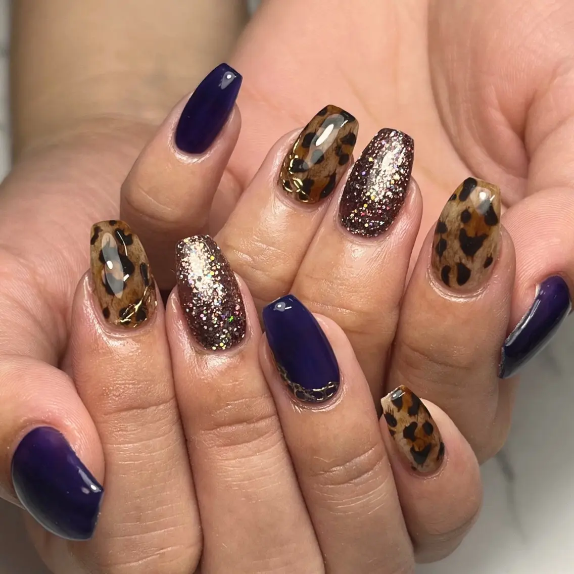ネイル アニマル柄 ワンカラーネイル パープル スクエアネイル ハンドネイル NAIL NOWのネイルデザイン