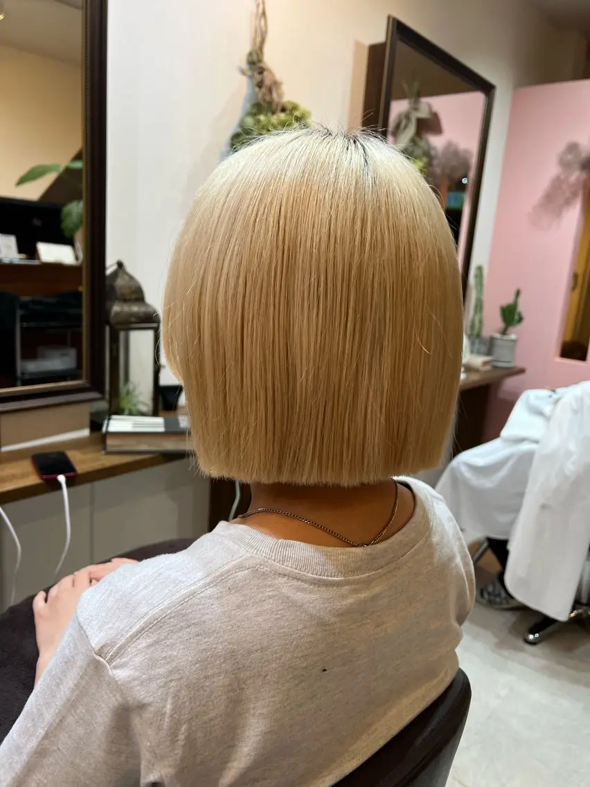 ショート ボブ イノウエ マナミのヘアスタイル
