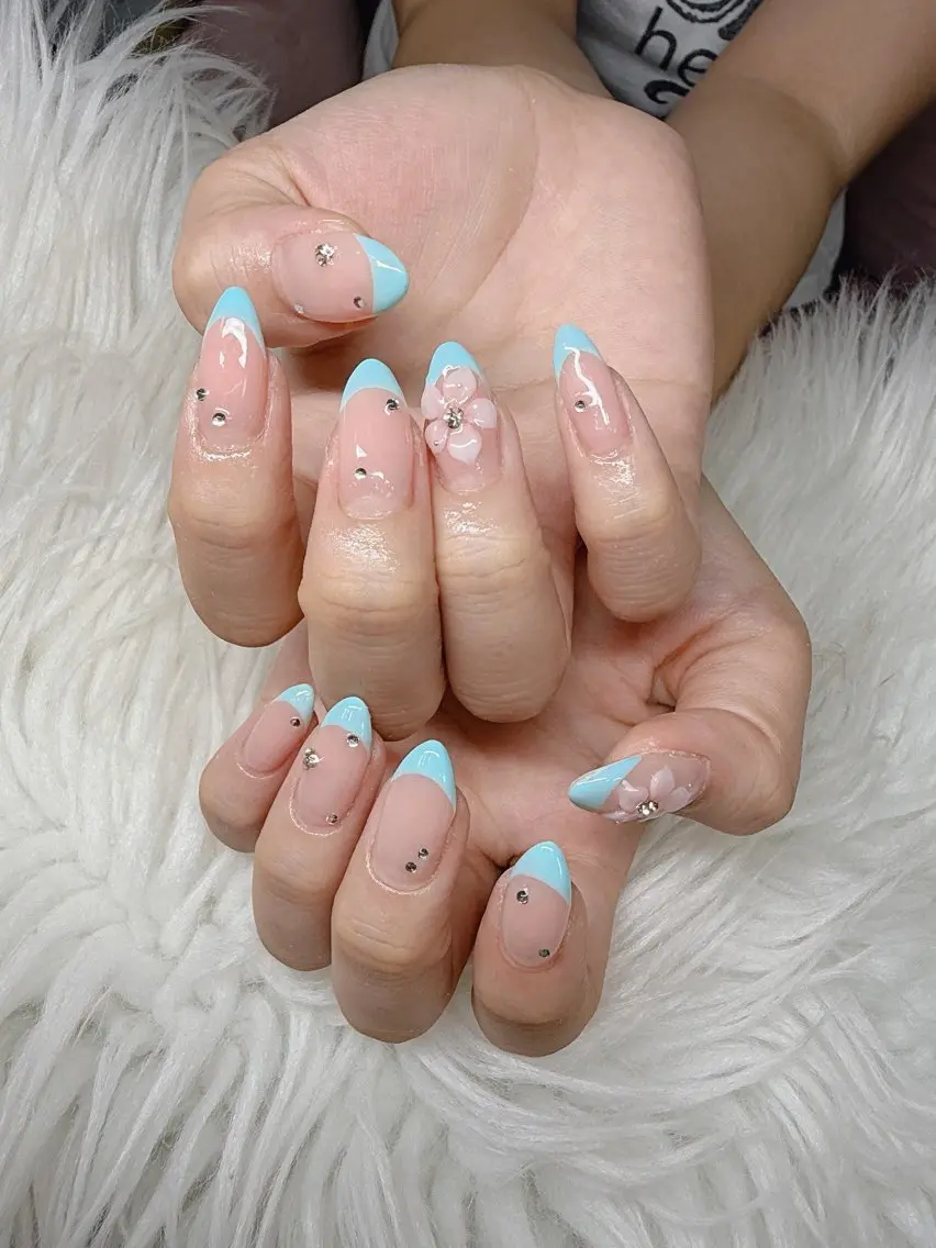 ネイル 長さ出し グラデーション 卒業式 キラキラネイル マグネットネイル Lee Nailsのネイルデザイン