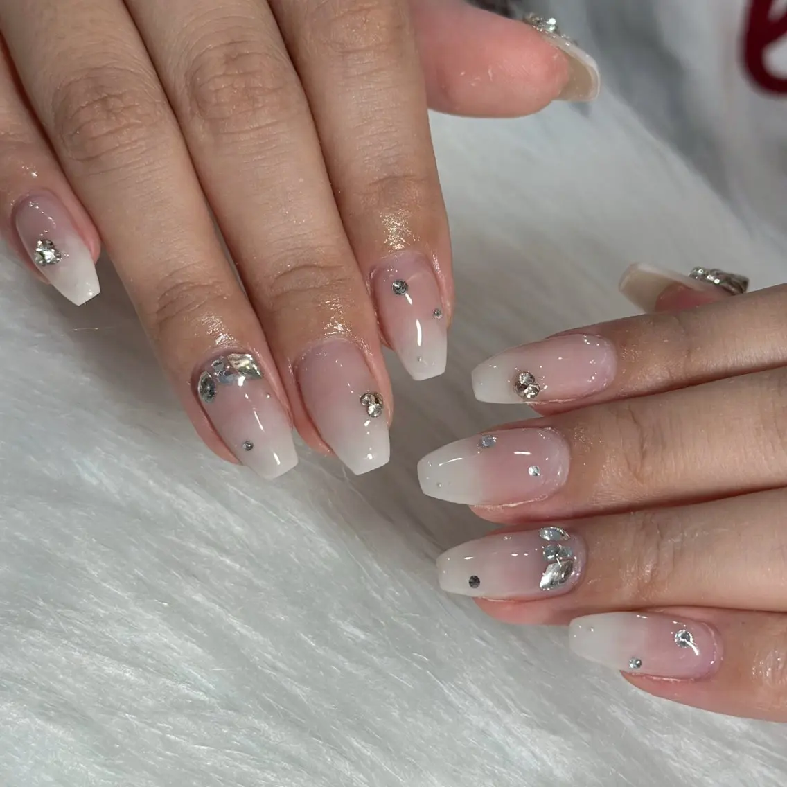 ネイル ハンドネイル フットネイル LAVISH nanamiのネイルデザイン