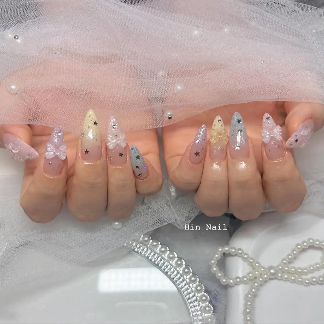 ネイル チークネイル ドット フットネイル フレンチネイル 韓国ネイル ハンドネイル Hin Nailのネイルデザイン