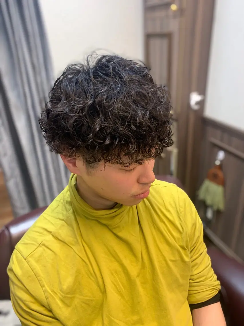 ミディアム パーマ メンズ フリーランス理美容師 いさかのヘアスタイル