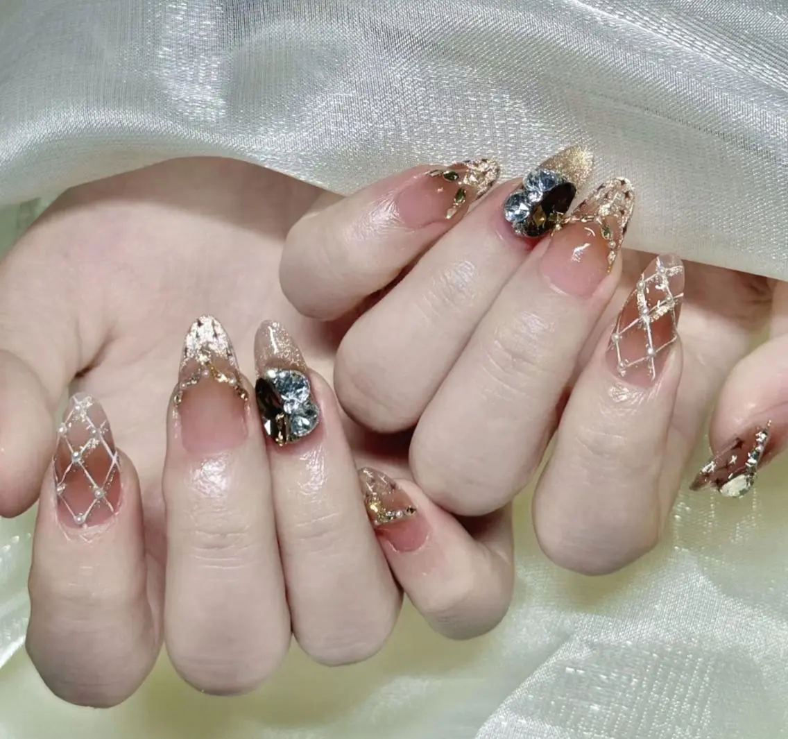 ネイル ハンドネイル 🎀 Ayaka_nailのネイルデザイン