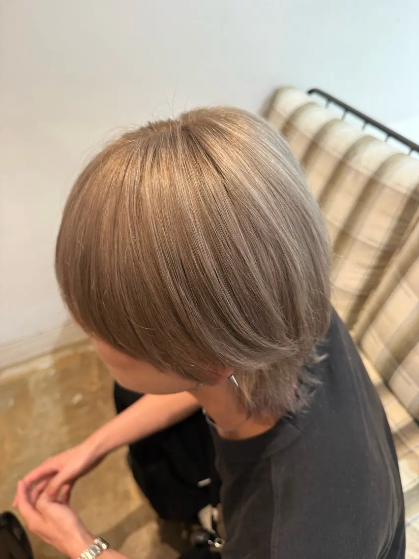 カラー メンズ ベージュカラー 透明感カラー ミルクティーベージュ ヘアカラー en:s/新潟/万代 🧚hinakoのヘアスタイル